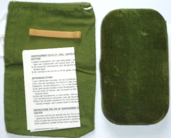 Handwärmer / Taschenofen mit Aufbewahrungsbeutel, grün
